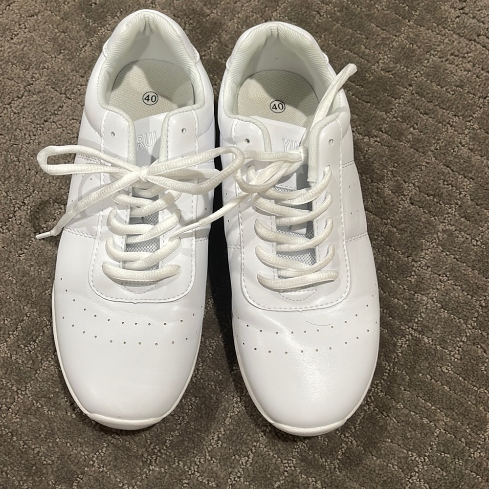 Cheer shoes. Size 40 or 9 in America. White. Barley worn